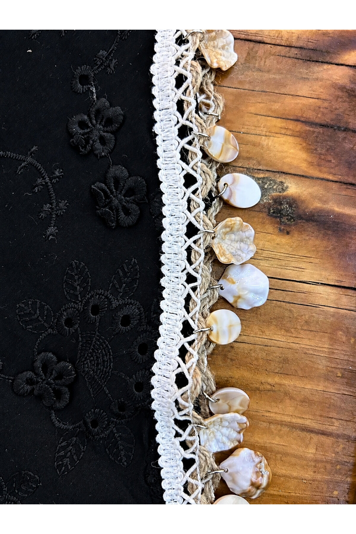 Çiçek İşlemeli Dokulu Bandana Eşarp | Uçları Sallantılı Deniz Kabuklu Dantel Detaylı Pamuklu Bohem Yazlık Saç Bandanası