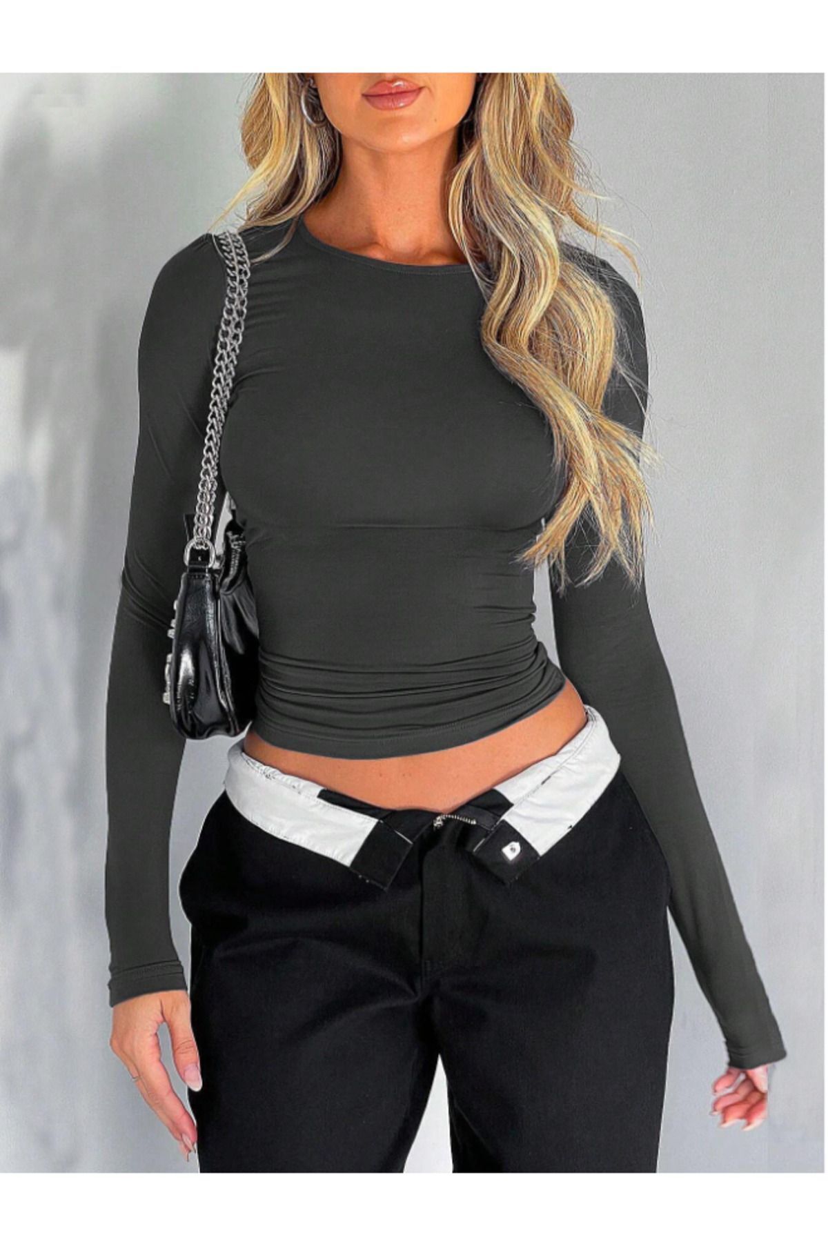 Bisiklet Yaka Basic Uzun Kollu vücudu saran fitted body yumuşak kumaş soft touch bluz