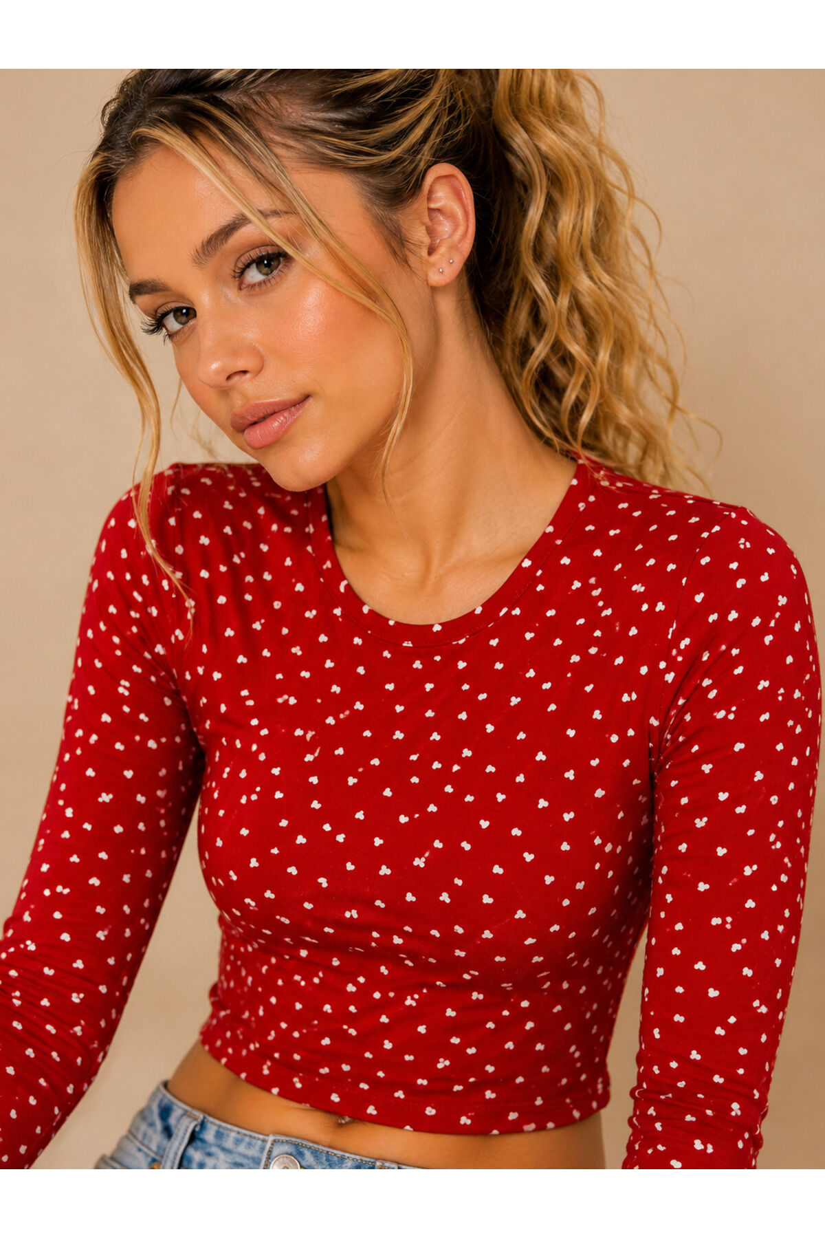 Kırmızı Kalp Desenli Uzun Kollu Crop Bluz – Y2K Stil Kadın Crop Top