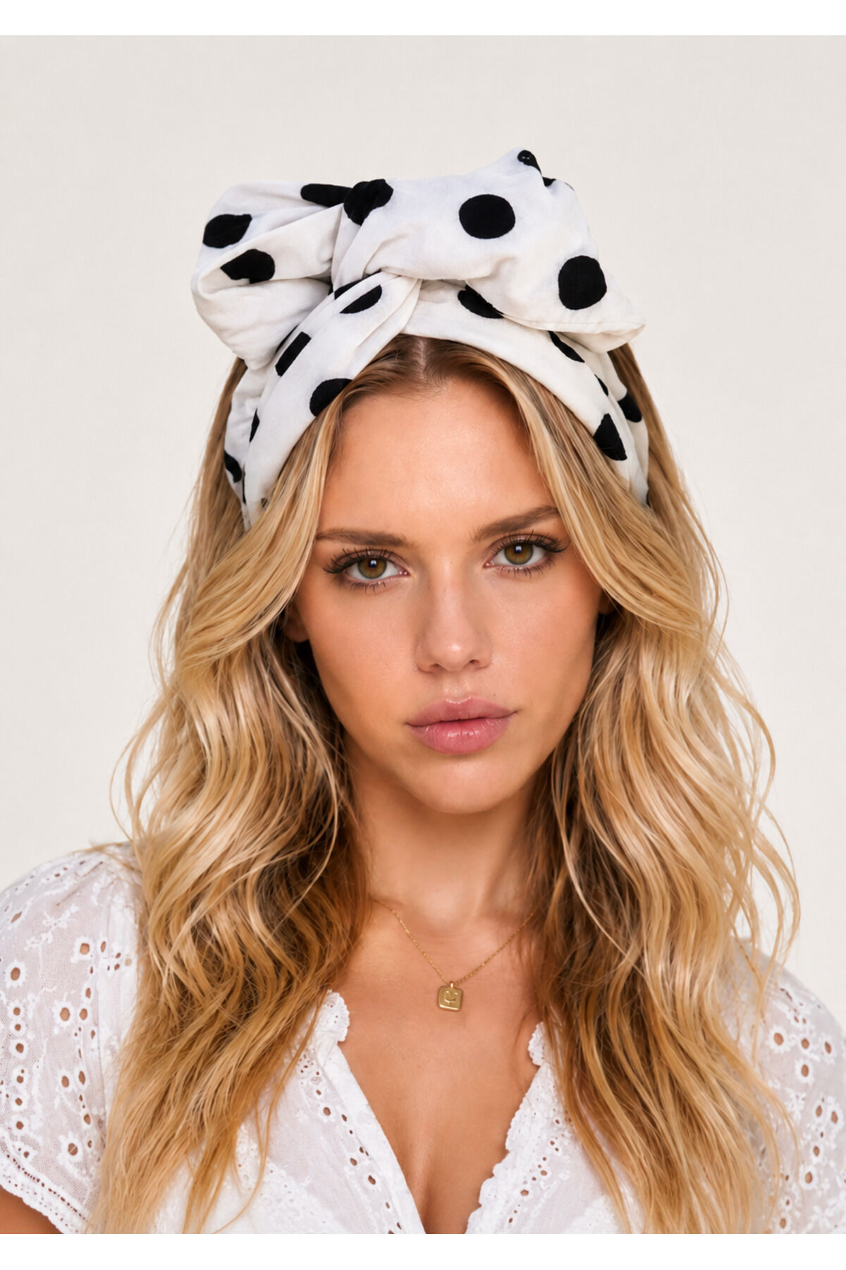 Siyah Beyaz Puantiyeli Telli Bandana – Ayarlanabilir Telli Saç Bandı, Şekil Verilebilir Wire Headband, Retro Pin Up & Bohem Saç Aksesuarı Siyah beyaz buyu puan
