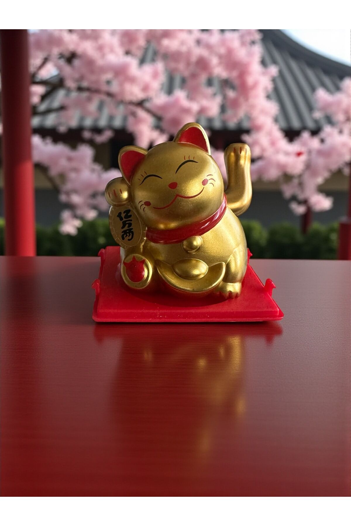 Güneş enerjili sallanan servet kedi heykelcik Maneki Neko şans kedisi
