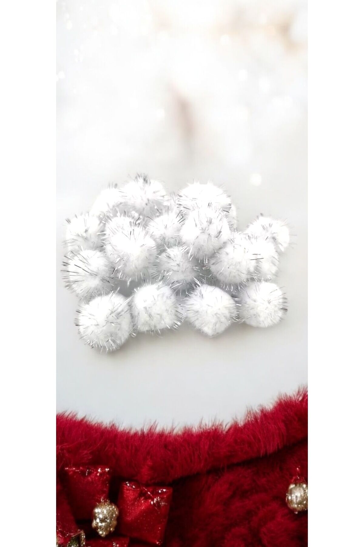 Simli Beyaz Peluş Ponpon Set 30 Adet Simli Altın Ponpon Yılbaşı Süsü Süsleme Ponpon Parlak 1 Cm
