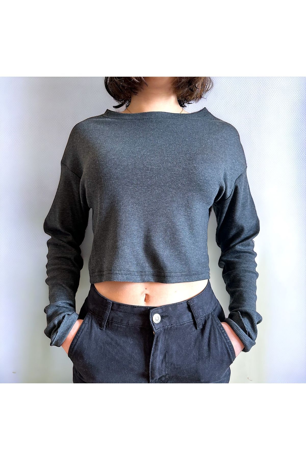 Geniş yaka salaş crop Geniş yaka fitilli crop kayık yaka yumuşak bluz füme - S/M