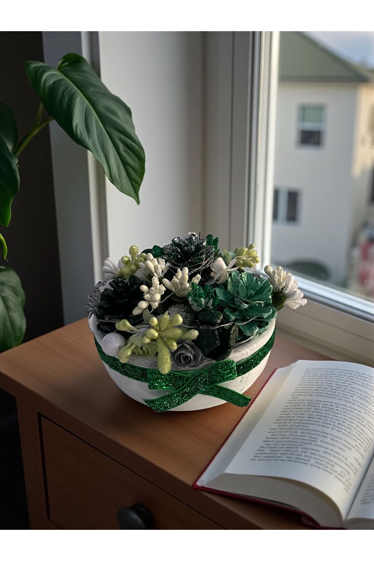 Tasarım Dekoratif kaseler Kozalak Dekoratif kase Led ışıklı Kase 25×22 cm Yeşil beyaz kozalak