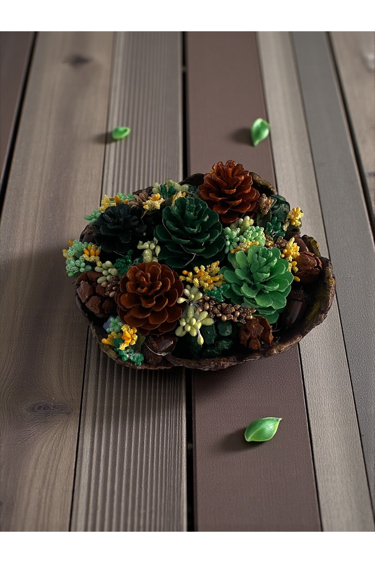 Tasarım Dekoratif kaseler Kozalak Dekoratif kase Led ışıklı Kase 25×22 cm Kahverengi kozalak