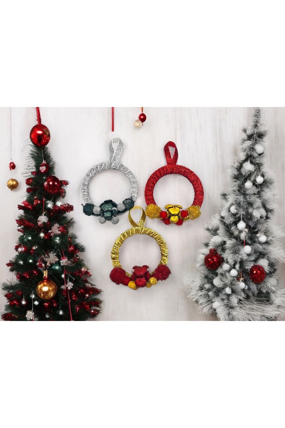 3 adet küçük yılbaşı çelenk süsleri duvar, kapı, çam ağacı süsleri palamut kozalak süs 8x8 cm