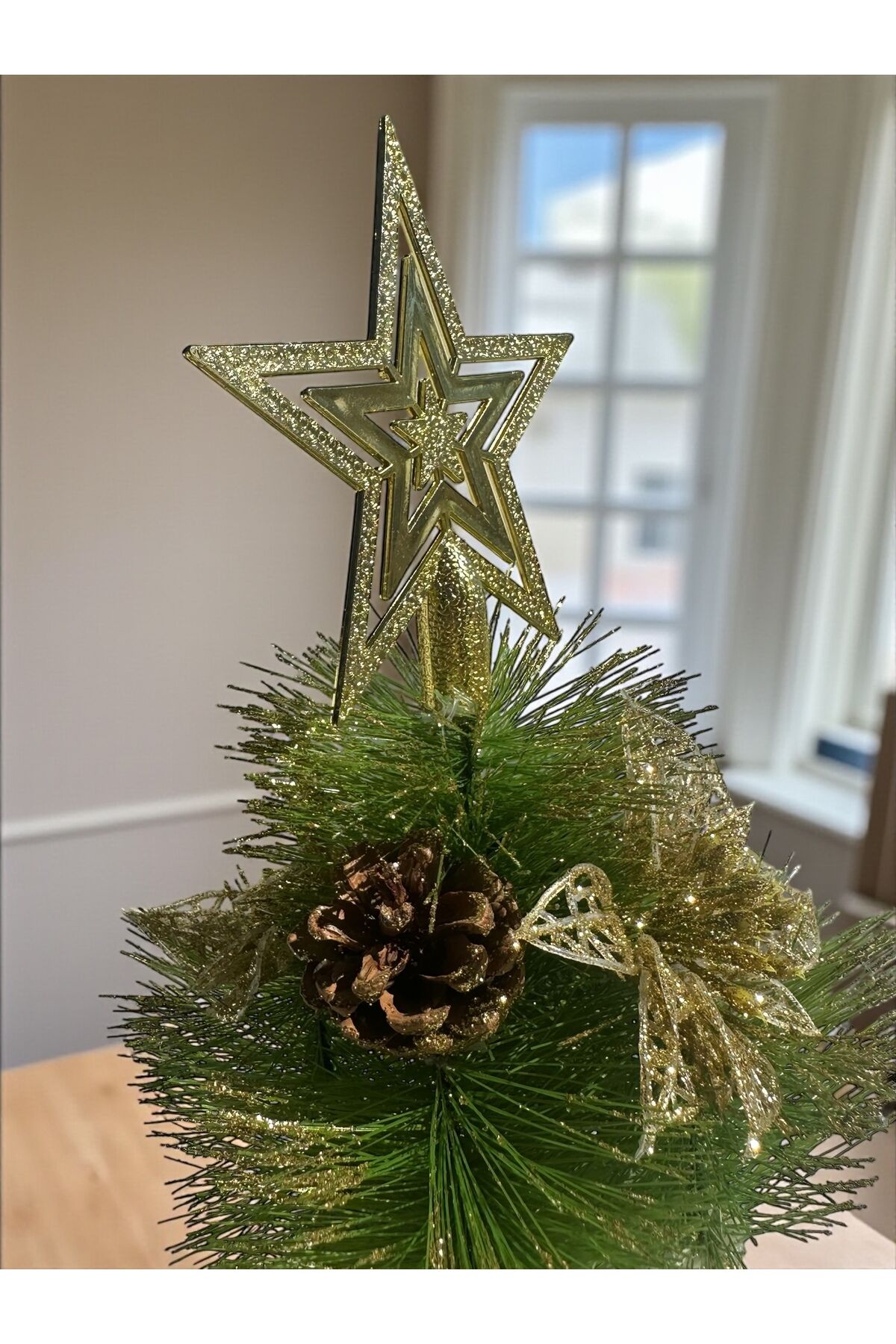 Mini Ağaç Yapay Yılbaşı Ağacı Dekoratif Ev Süsleme noel baba Yıldız temalı 28 cm Altın