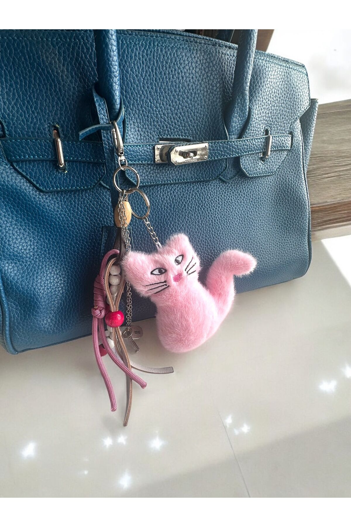 Çanta Aksesuarı Çanta Charmı  Peluş Kedi Çanta Charm Deri ve ip detaylı çanka aksesuarı Pembe