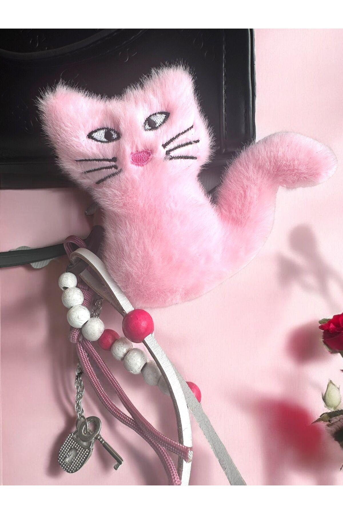 Çanta Aksesuarı Çanta Charmı  Peluş Kedi Çanta Charm Deri ve ip detaylı çanka aksesuarı Pembe