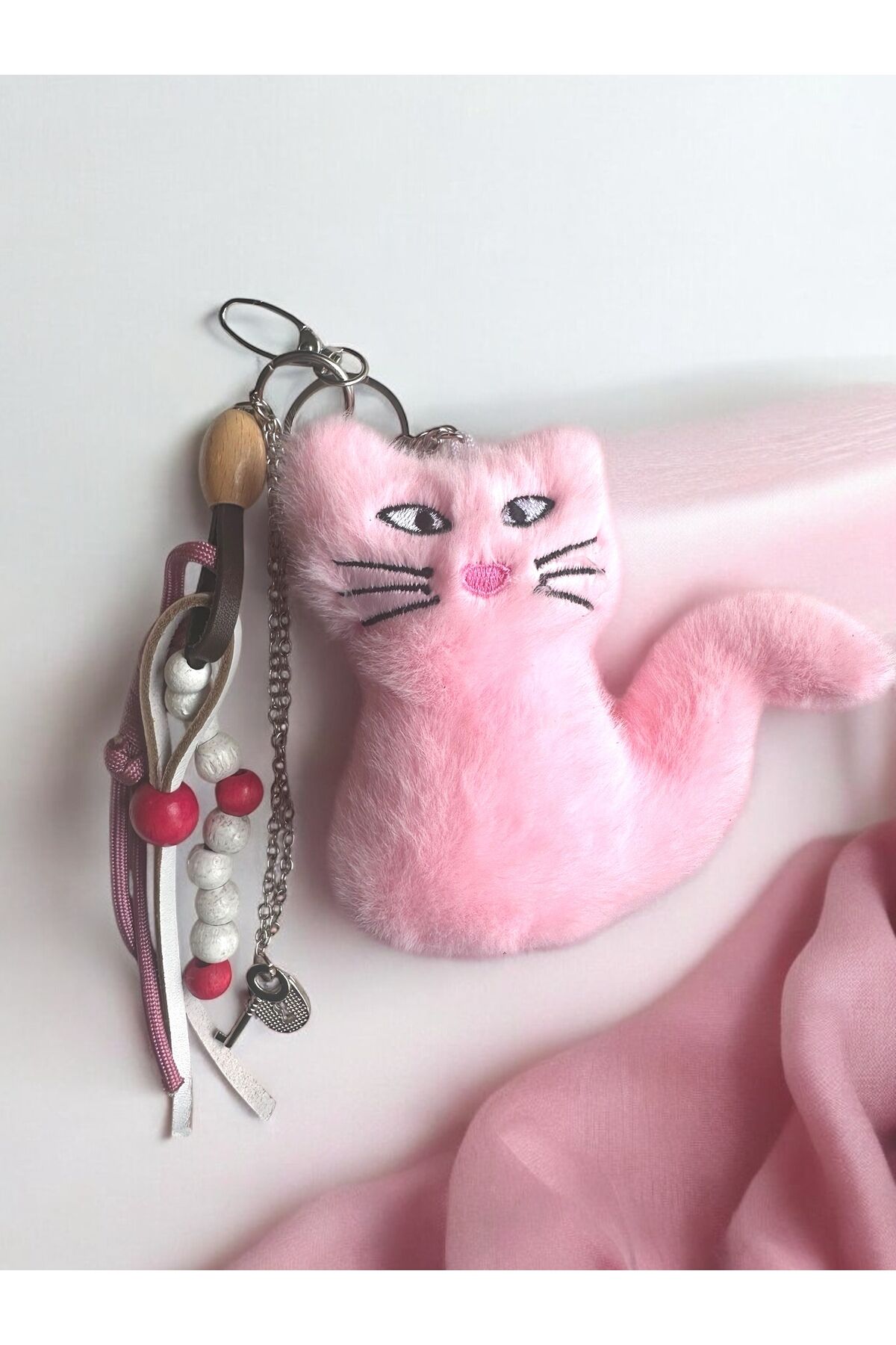 Çanta Aksesuarı Çanta Charmı  Peluş Kedi Çanta Charm Deri ve ip detaylı çanka aksesuarı Pembe
