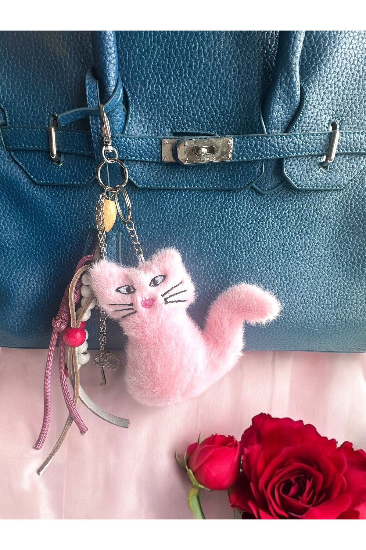 Çanta Aksesuarı Çanta Charmı  Peluş Kedi Çanta Charm Deri ve ip detaylı çanka aksesuarı Pembe