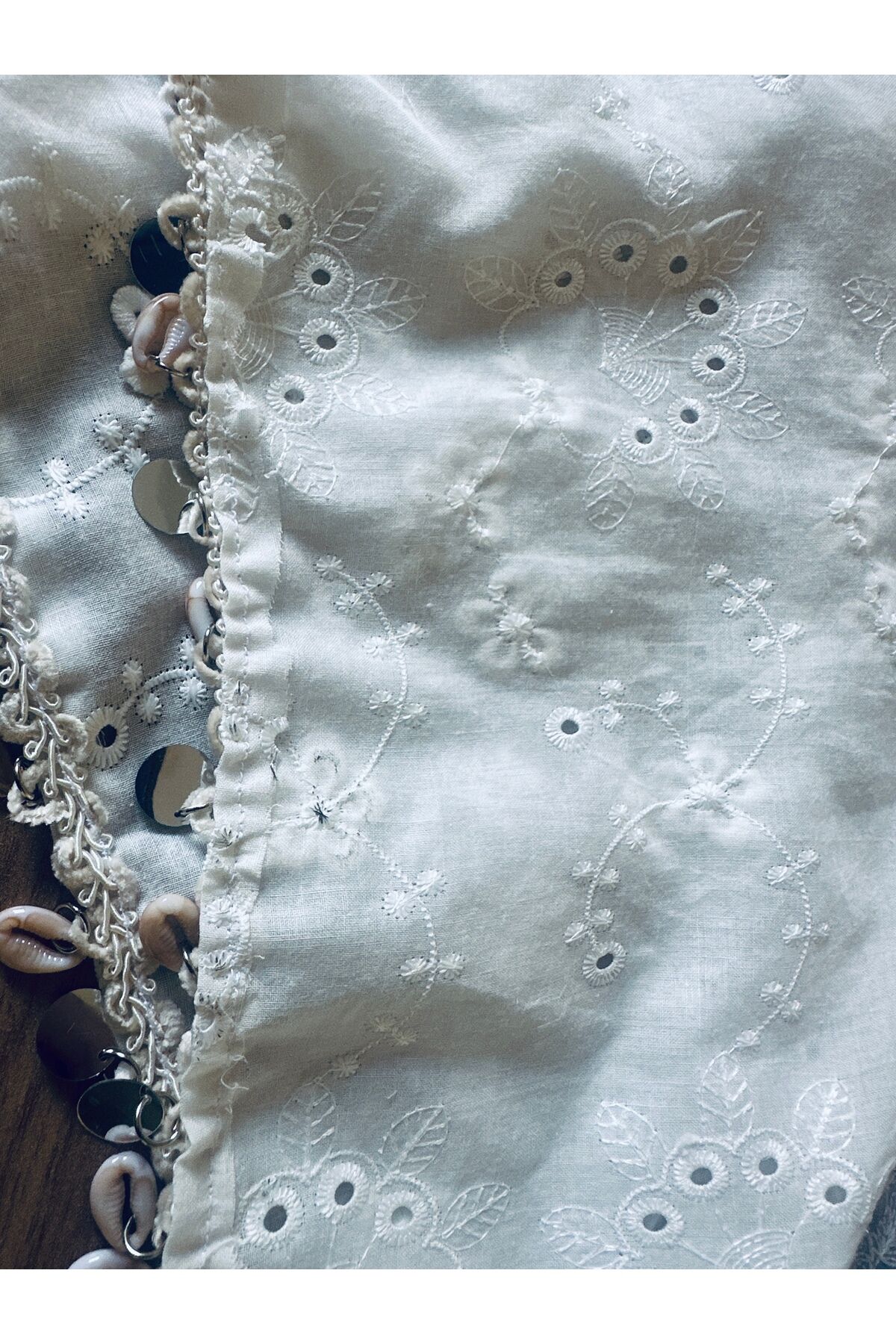 Bohem Dantel Bandana Trend Bandana– İşlemeli Çiçek Desenli, deniz kabuklu Pul Detaylı, Ayarlanabilir Yazlık Başörtüsü & Festival Bandanası