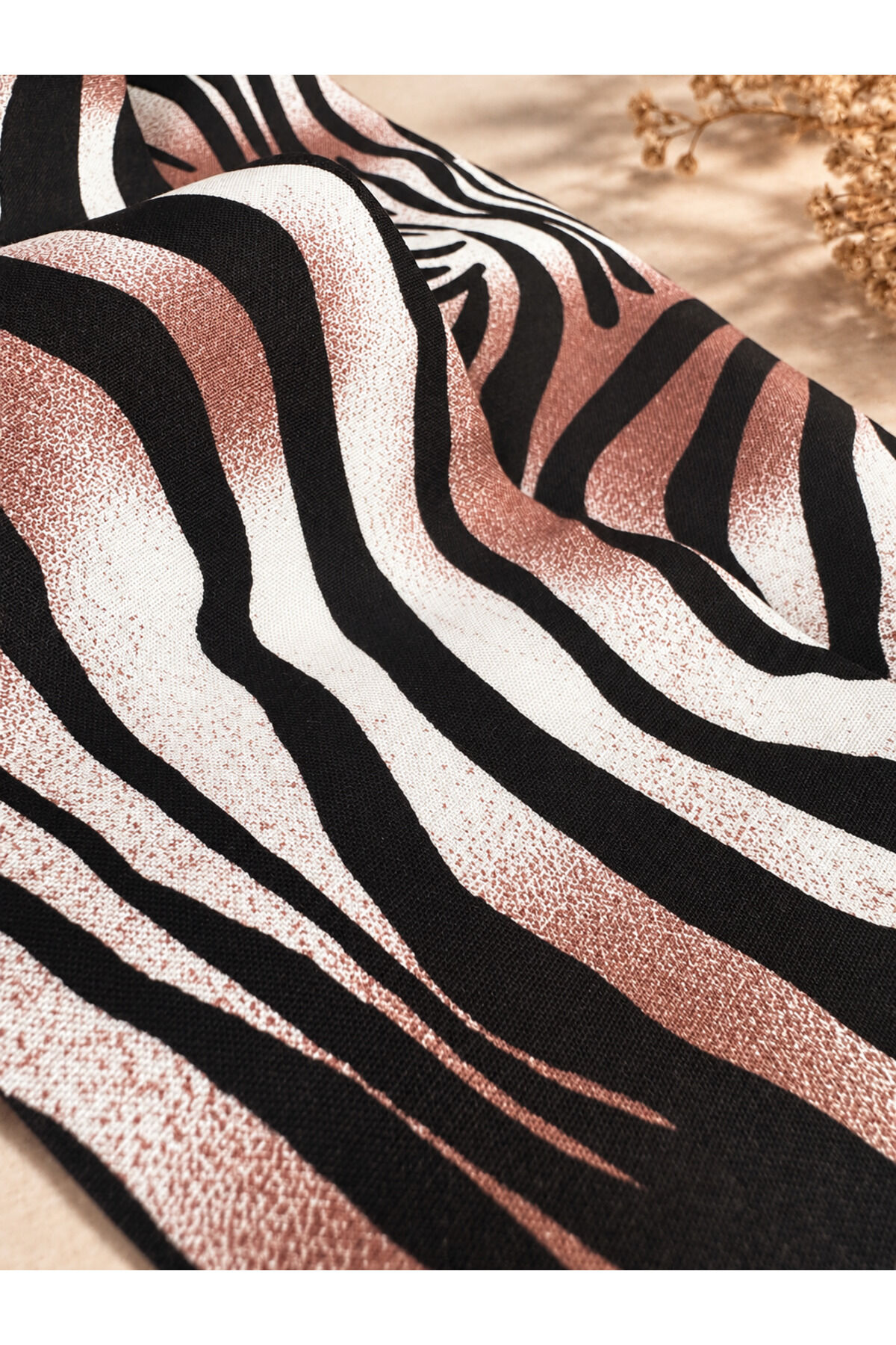 Siyah Beyaz Kahverengi Desenli Telli Saç Bandı Şekil Verilebilir Zebra Desenli Saç Aksesuarı